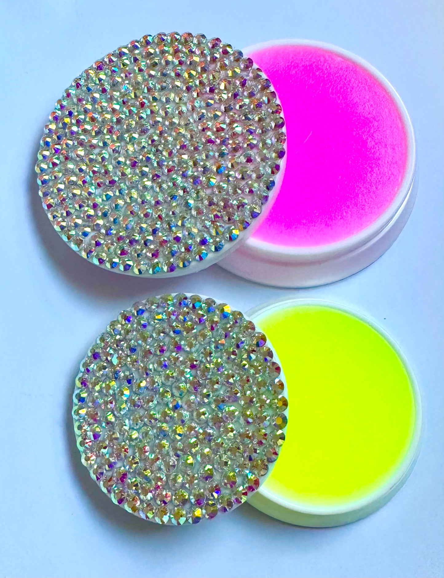 Fingertip Moistener